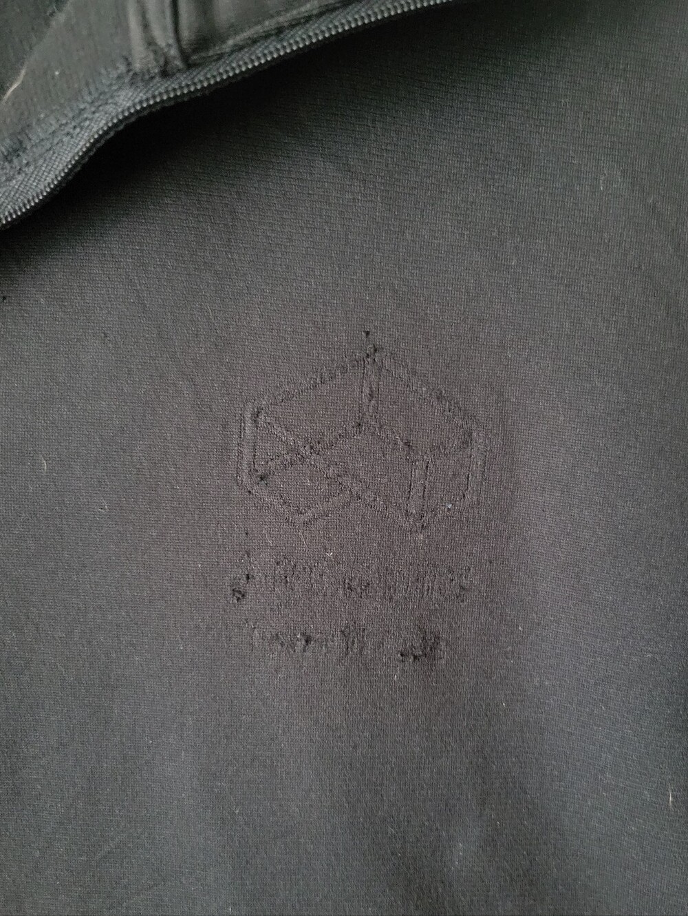 Under Armour Black 1/4 Zip Pullover - Picture 2 of 2